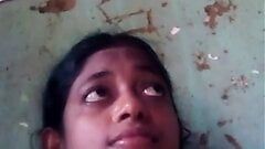 Сексуальна дівчина зі Шрі-Ланки записує відео
