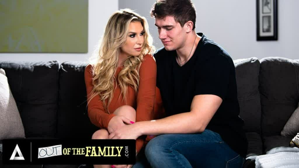Milf brooke banner cho thêm tình yêu với con riêng của cô ấy