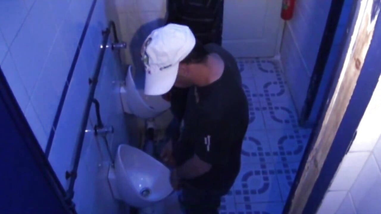 Suck session in public toilet