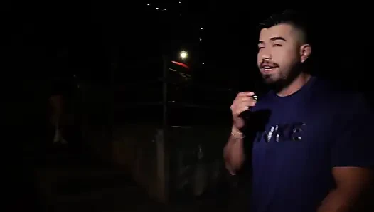 Influencer mengunjungi rumah saya untuk melakukan tur rumah dan kami akhirnya bercinta