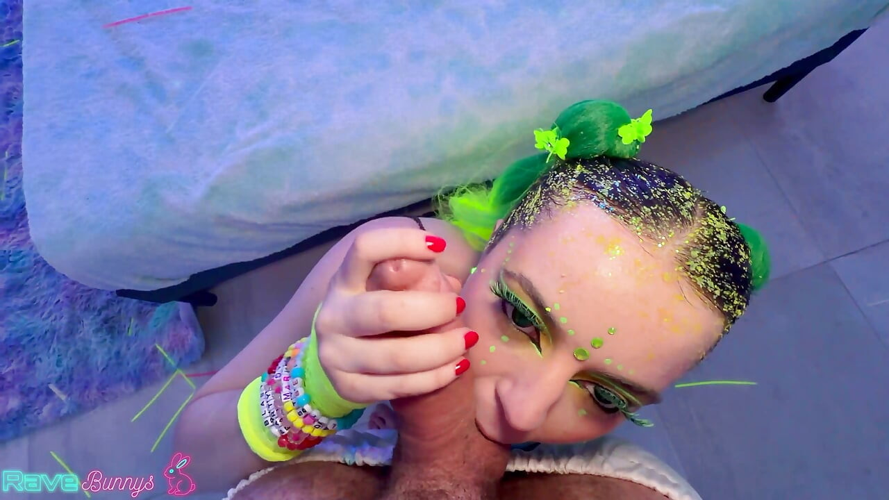 Kylie Quinn Tercekik Dengan Batang Brian Omally Sambil Ekor Pigtail Neonnya Terbang!