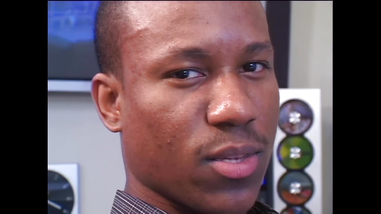 Katie Morgan: Saya mahu zakar hitam besar anda di mulut saya