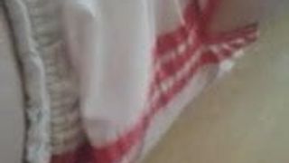 Ik in Adidas satijn nylon glanzend wit met rode strepen kort