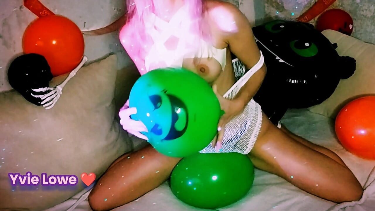 Yvie Lowe - Halloween BALON party