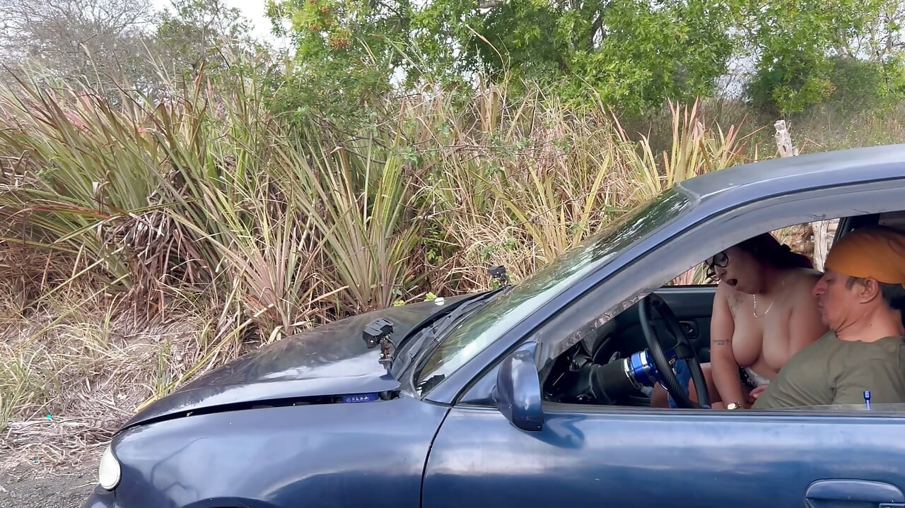 Big-assed stepdaughter has sex in the car with her stepfather.