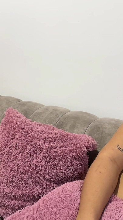 I Give a Good Welcome with a Hard Fuck to My Stepsister's Slut, I End up Filling Her Ass with Milk.