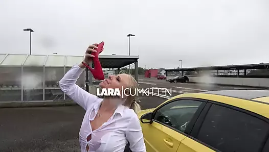 Lara CumKitten - Teaser Heels Piss