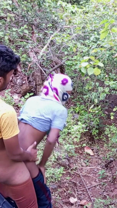 Indian Shemale - Pooja and Pooja's brother both went to the forest to romance and Pooja fucked her brother's ass. | Clip 1