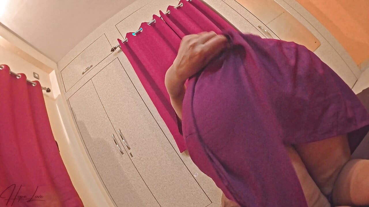 Very Hot and Big Ass Malaysian Chick Pussy Riding