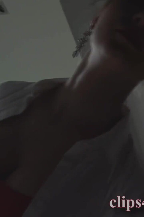 406 Cum on my red lips