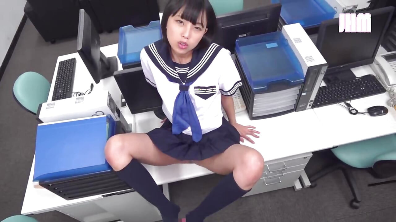 Mahiro odhaluje tajnou stránku, které si před všemi nechala - epizoda 2