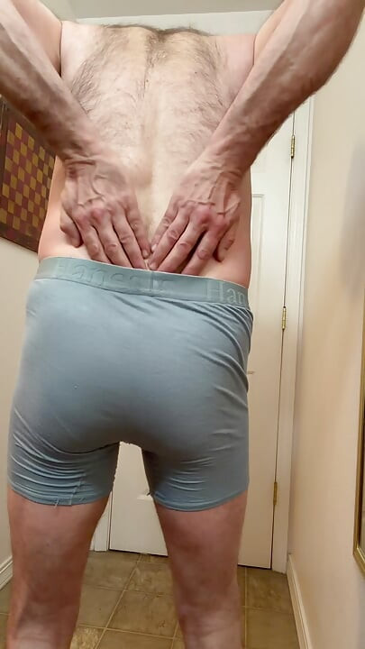 在自然自由主演的时尚拳击三角裤中的紧急唤醒自然自由