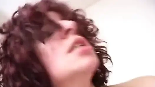 Потрясающую рыжую милфу жестко выебали