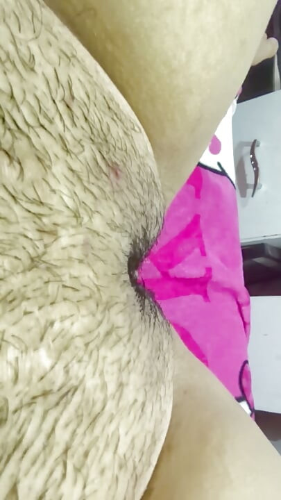Mom masturbates her delicious huge hairy pussy
