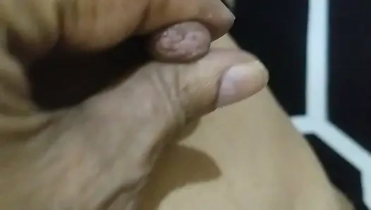 Video rekaman seks huje lagi asik nyepong kontol sambil mainin memek berbulunya