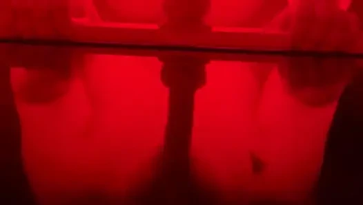 Милфа-толстушка глубоко заглатывает дилдо, грязное видео от первого лица