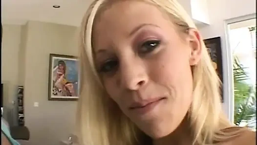 Ублюдки очень сильно трахают друг друга в задницу