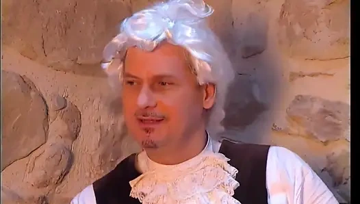 Orospular büyük penisi yer.