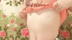 Mijn sexy eigengemaakte amateursvideo in roze slipje prachtig