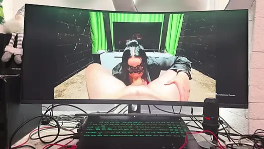 Stiefmutter lutscht, während ich ihr video angucke