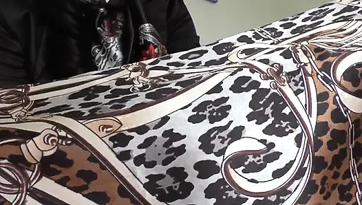 Paskalyada saten atkımın üzerine boşalabilirsiniz, Lady Victoria Valente