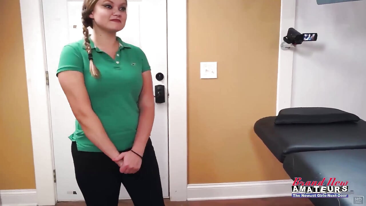 Lauren en Pixie tengere weelderige meid / meisje natte kontlikken rommelige pijpbeurt slikken!