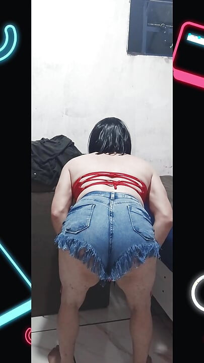 Прокатка с короткими джинсами