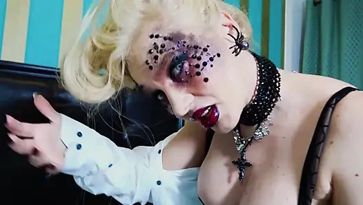Dirasuki oleh Succubus Lips