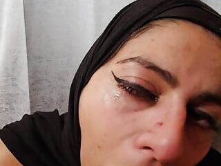 Mia Niqab närbild djupt i halsen