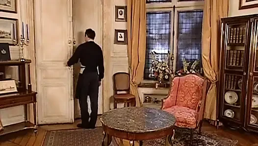 Bu Alman orta yaşlı seksi kadınlar üçlü sekste birlikte sikiliyor