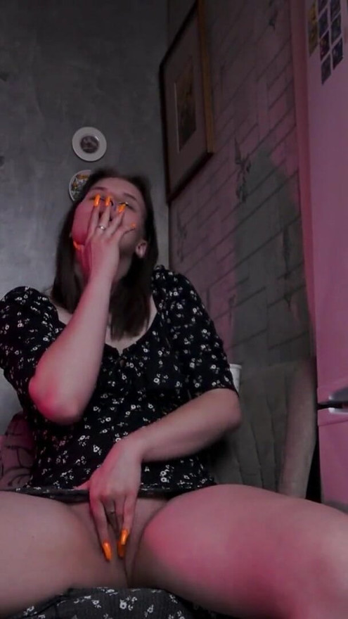 Quick fuck while I'm home alone | Clip 1