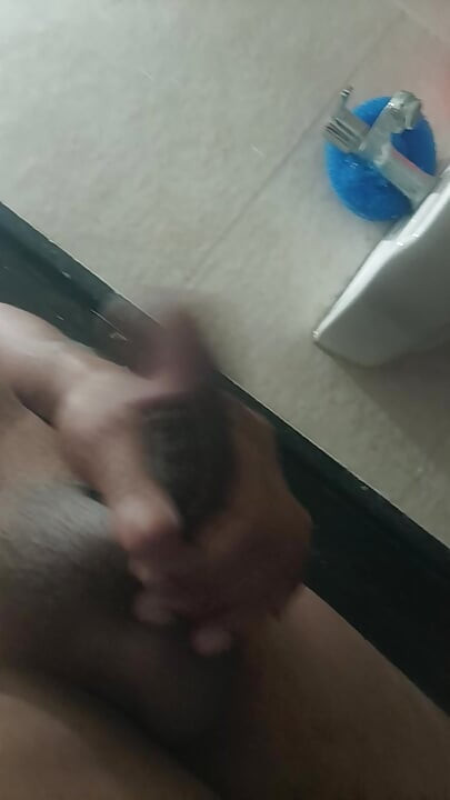Handjob bilik air