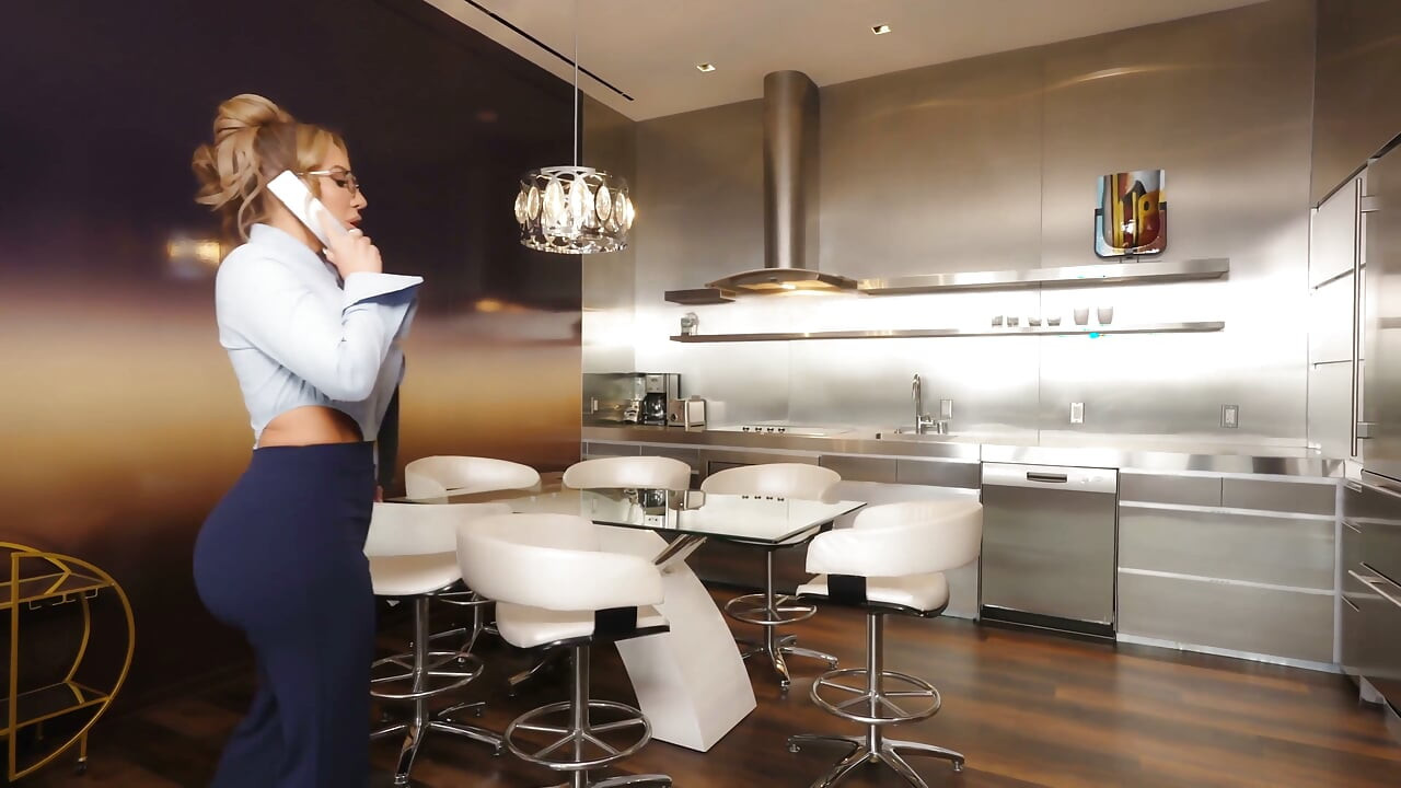 Richelle Ryan Calls the Repairman and He Fixes More Than Just the TV