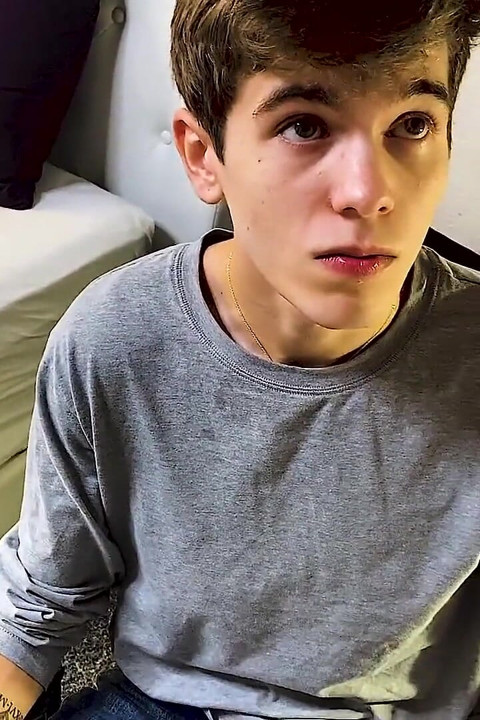 Levi Rhodes babasının sikini şampiyon gibi alıyor