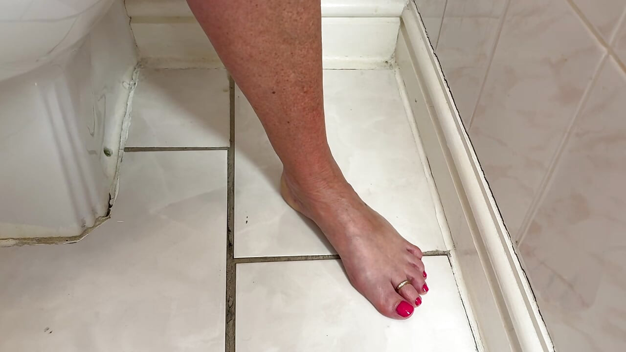 Mrs Mature Feet in the bathroom 470
