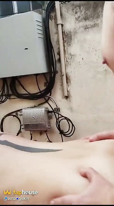 מזיינים על הגג