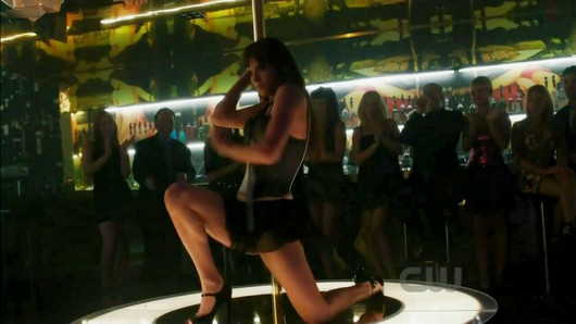 Lyndsy fonseca - stripper caliente