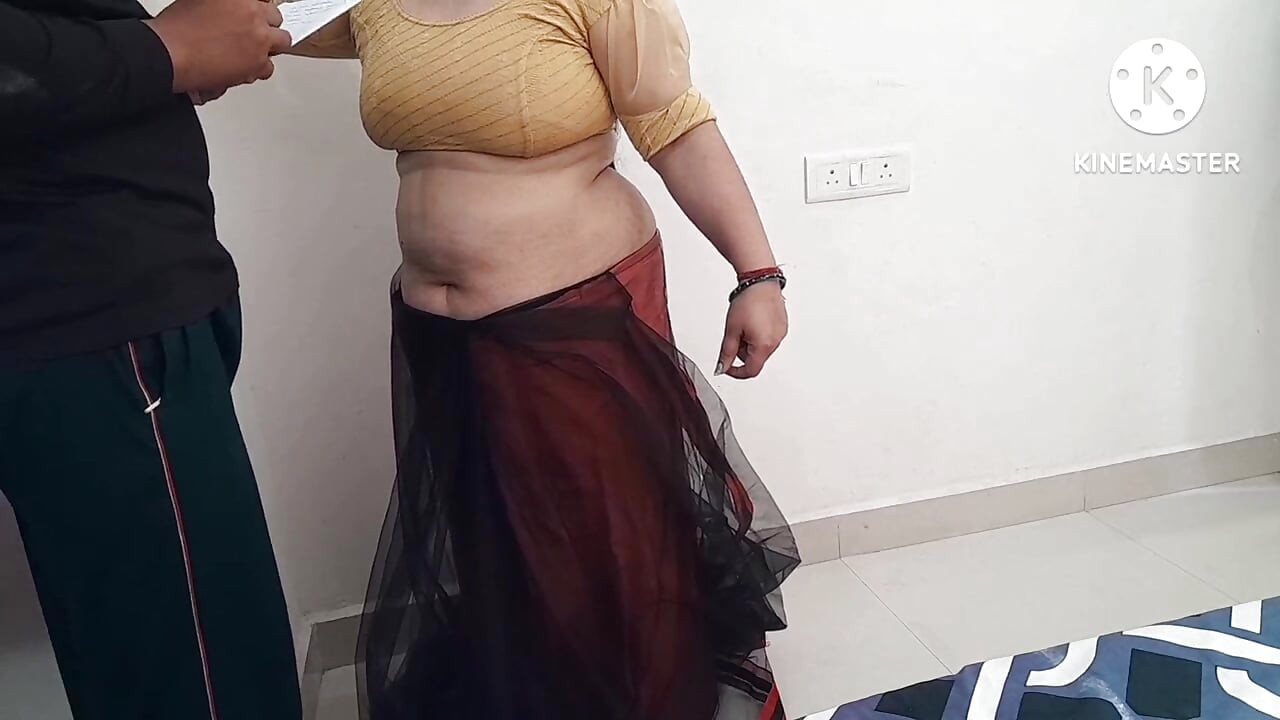 我在家裡操了我的嫂子，她變得非常高興。