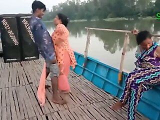 Bangla grote kont meisje boot lied