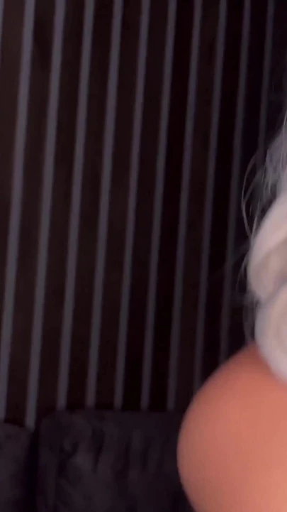 « "Une petite fille de 18 ans avec des bagues m’appelle »
