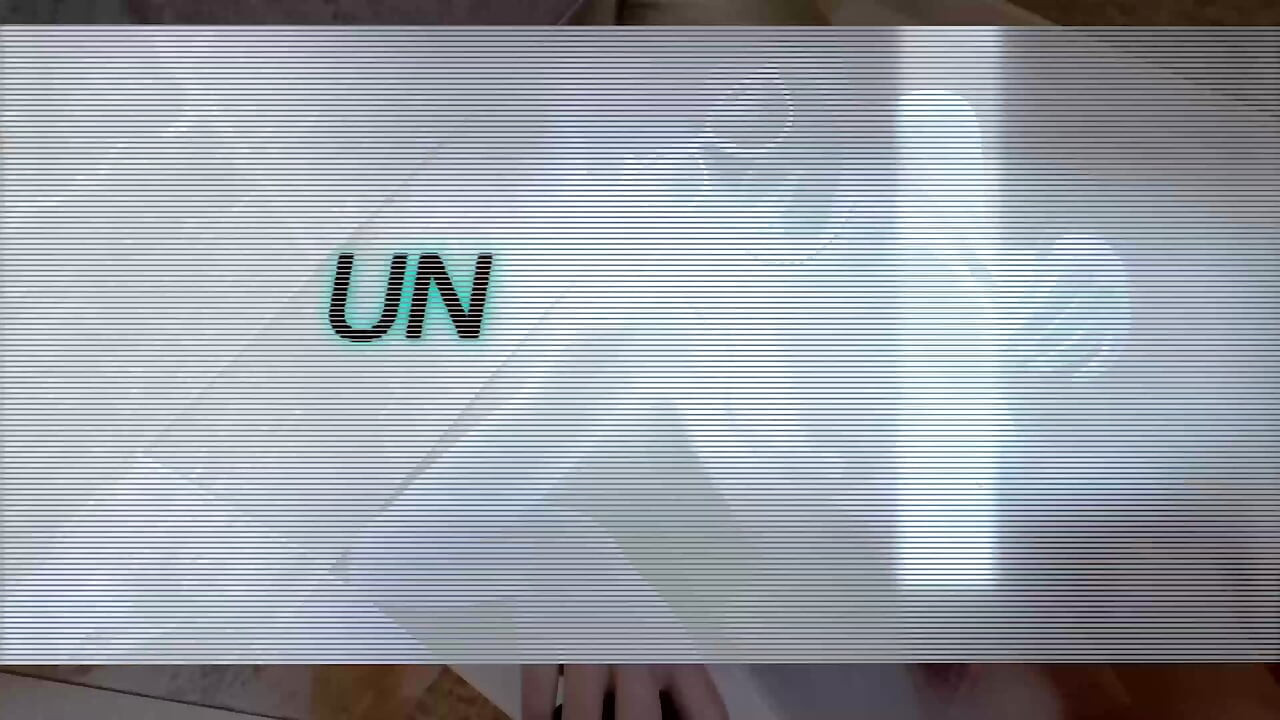 Pakar Scarlett Alexis yang bertetek besar menggembirakan zakar keras