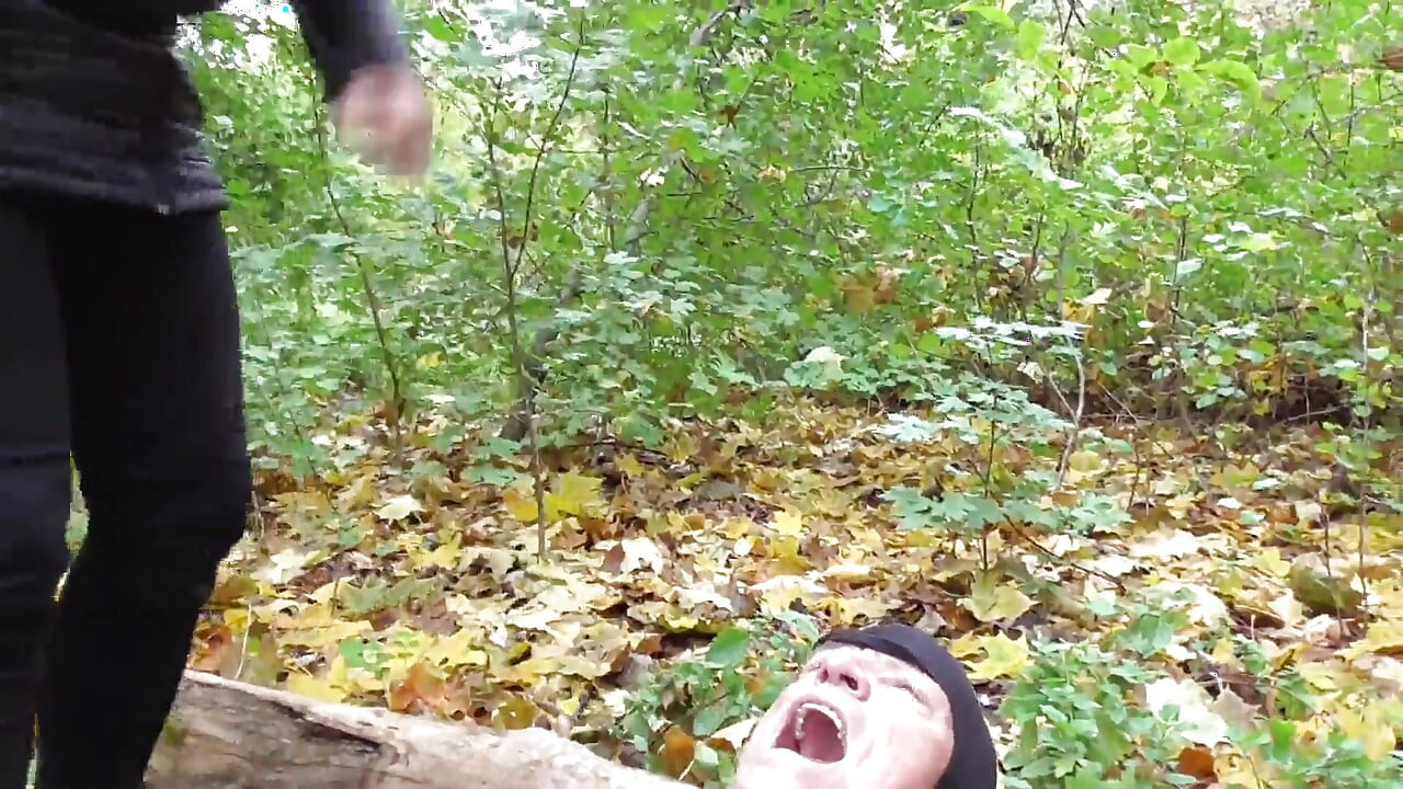 Otroci bastardi zničeni v lese