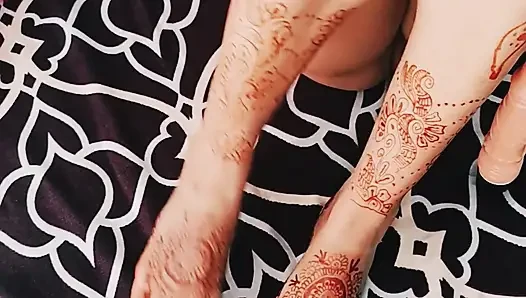 Bhabhi benar-benar sedang dalam mood.