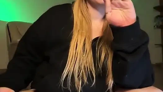 Fingering tight pussy with jucielussie