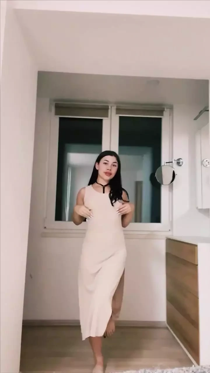 Student Tries BDSM for the First Time