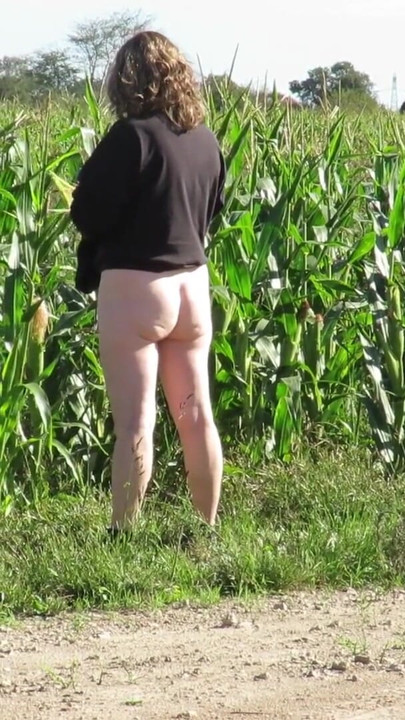Patricia en Campo de Maíz | Clip 2