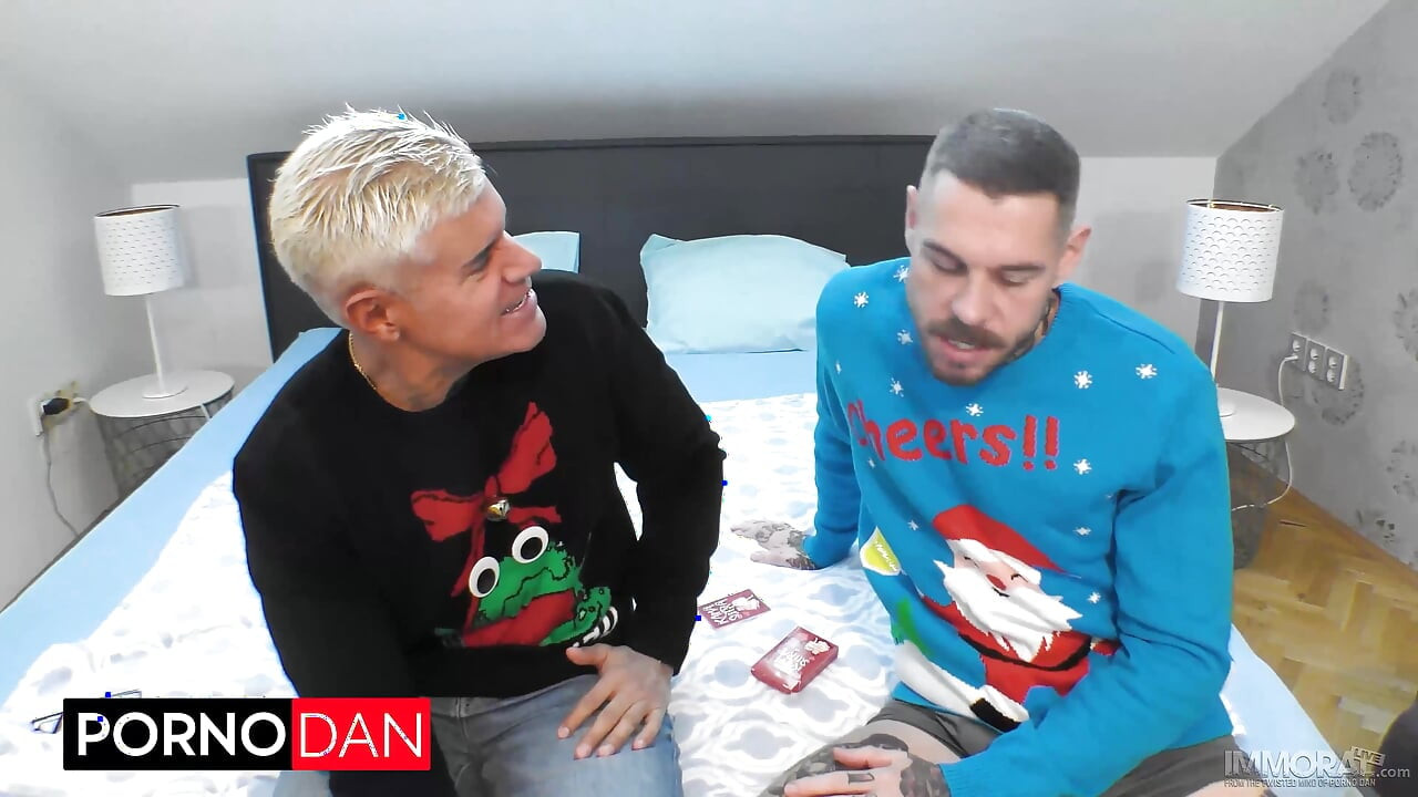 Feral & Freaky Squirt Machine Maddy Black Receives Anal Creampie For Christmas – Porno Dan