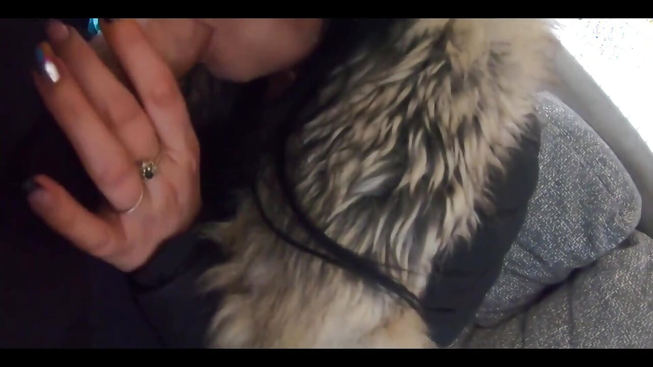 Milfycalla - Puno sperme na mojoj staroj crnoj krznenoj jakni