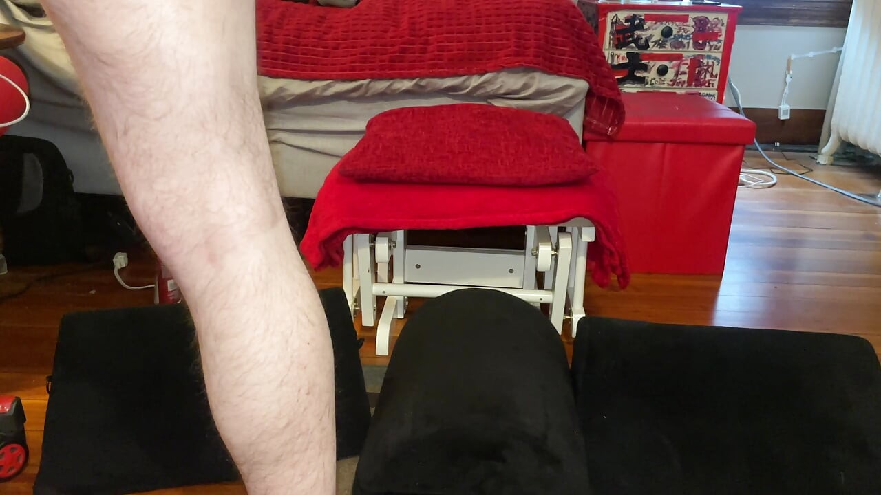 Big white ass shaking