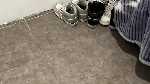 Aku merekam video suamiku lagi sama pria lain